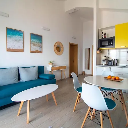 Sunny Apartment *