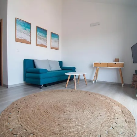 Sunny Apartment *