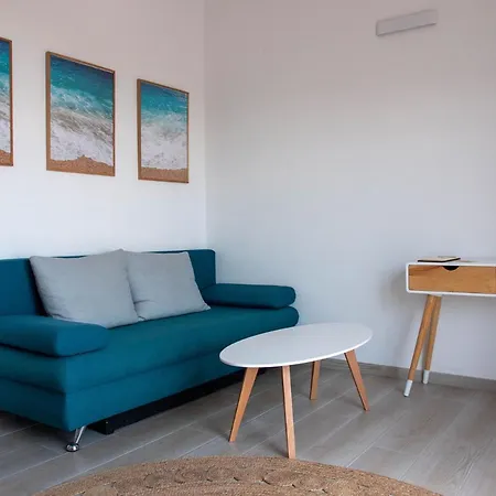 Sunny Apartment *