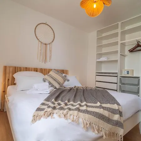 Apartment Sunny Stomorska